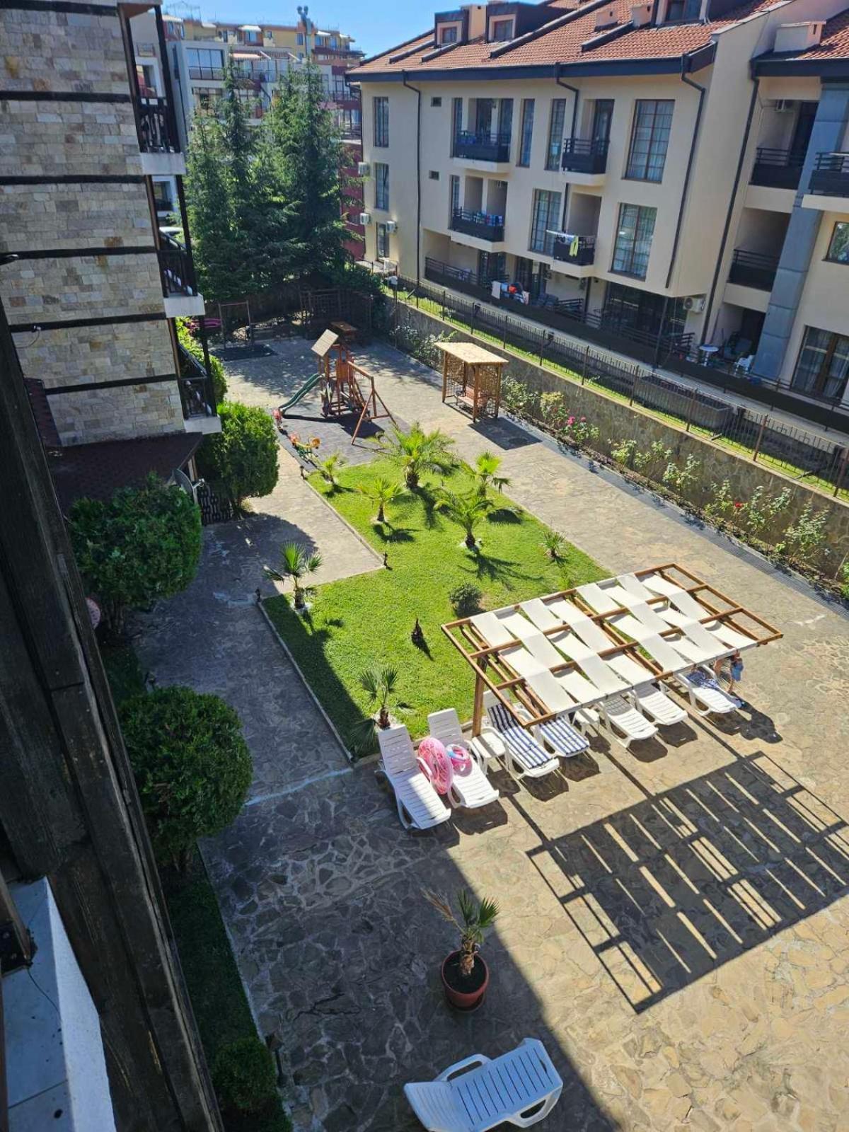 Apartamento Апатаменти За Гости Sunshine И Glory Sveti Vlas Exterior foto